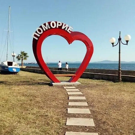 Bay Apartgaliayani Apartment Pomorie